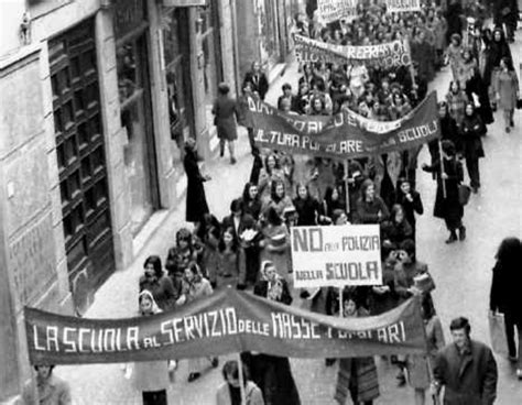 La Rivolta di Grenoble: Tradizionalismo Alpino e Proteste Studentesche nel XXI Secolo